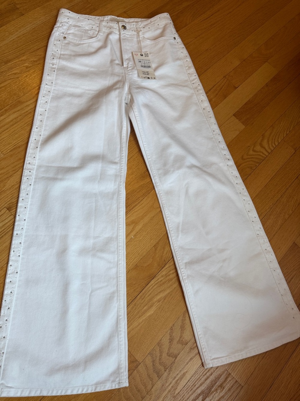 Zara White Wide-Leg Jeans with Side Stud Trim